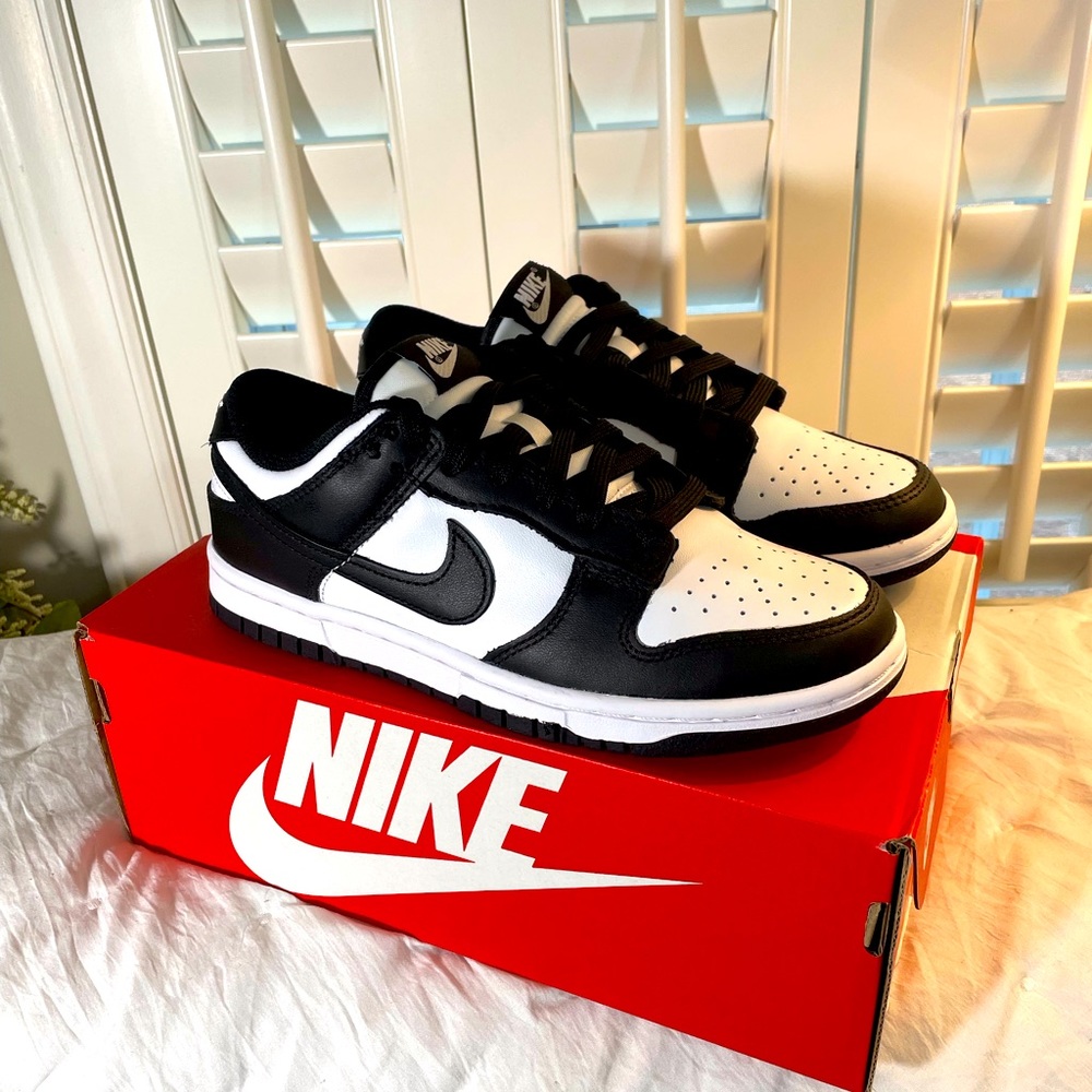 Nike Panda black/white Dunks Sneakers - new!